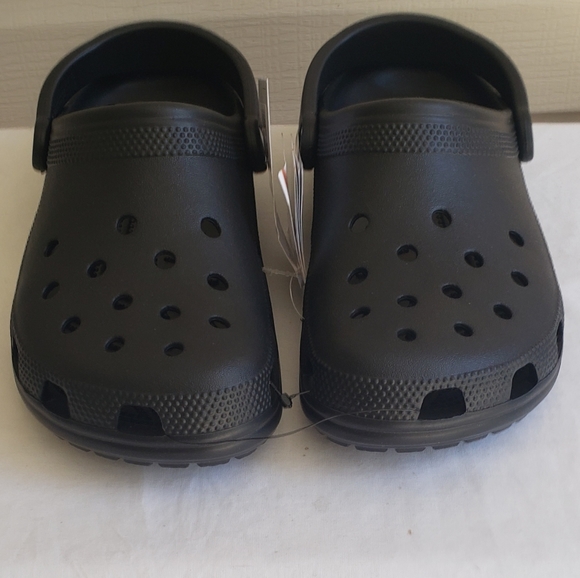 Crocs Classic Clog Unisex Slip On Shoe Ultra Light Water-Friendly Sandals - Picture 2 of 5